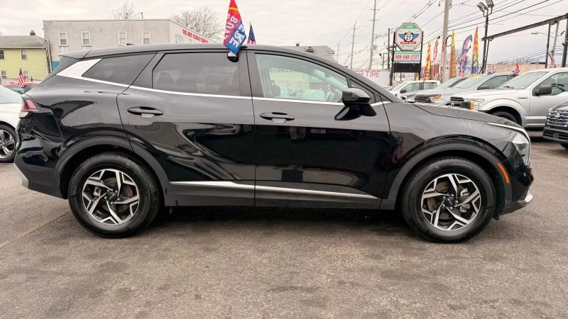2023 Kia Sportage - Image 11 of 12