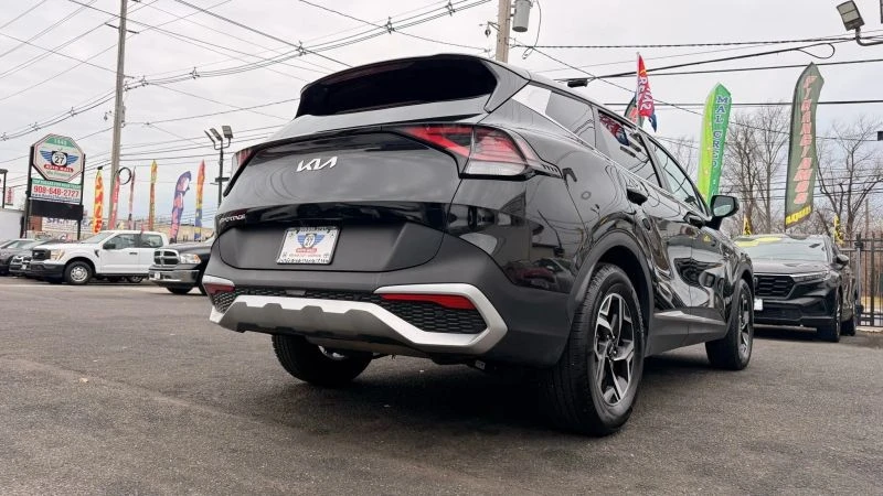 2023 Kia Sportage - Image 9 of 12