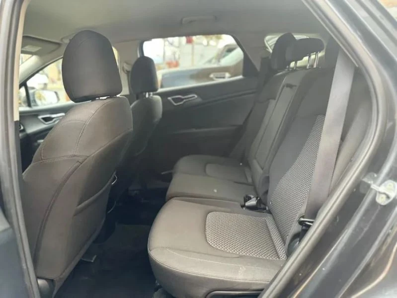 2023 Kia Sportage - Image 9 of 12