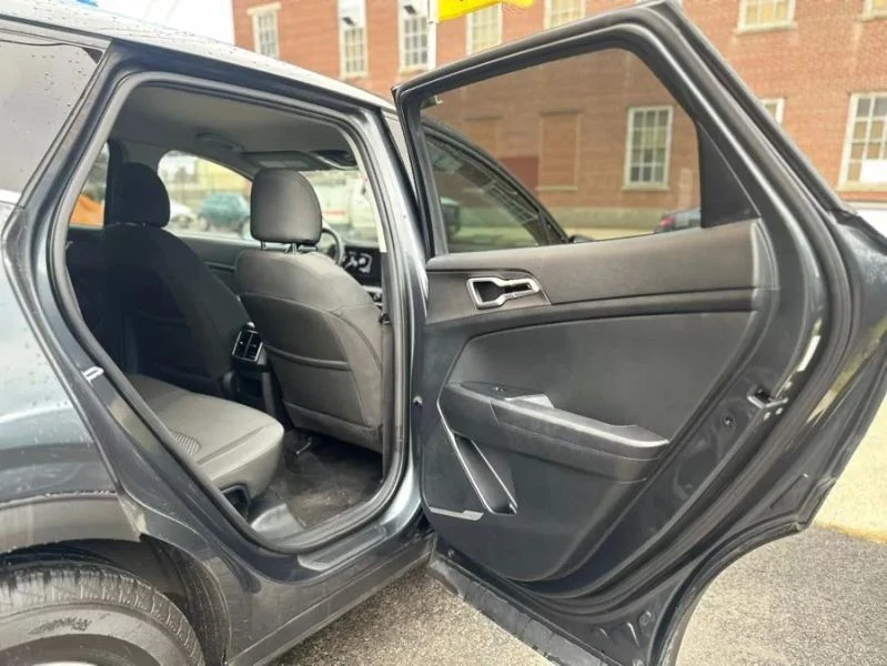 2023 Kia Sportage - Image 10 of 12