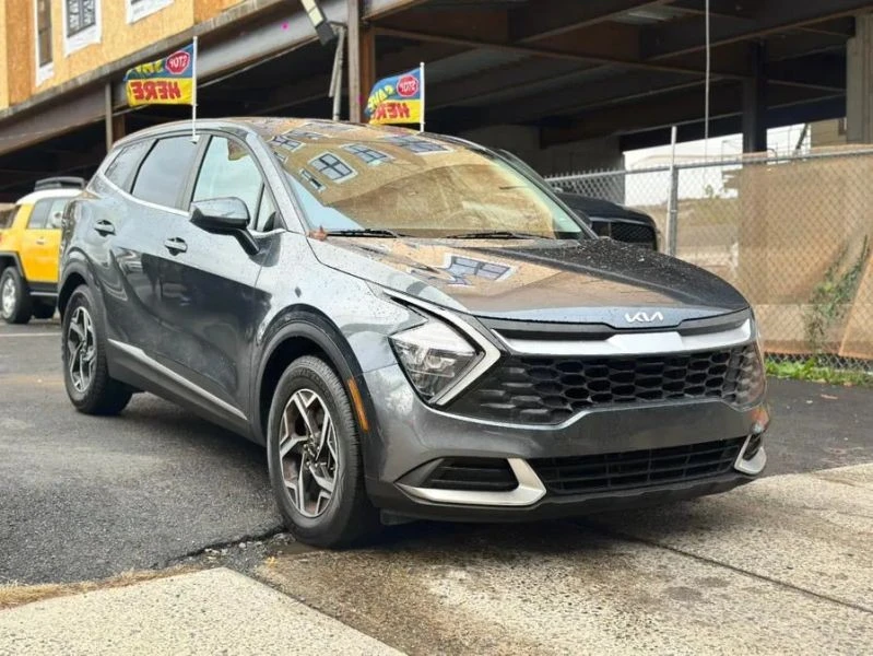 2023 Kia Sportage - Image 3 of 12