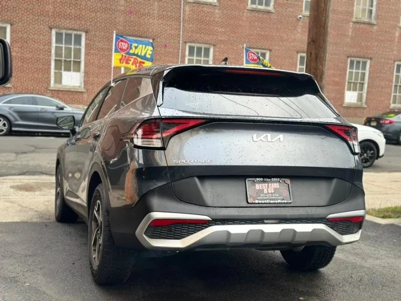 2023 Kia Sportage - Image 6 of 12