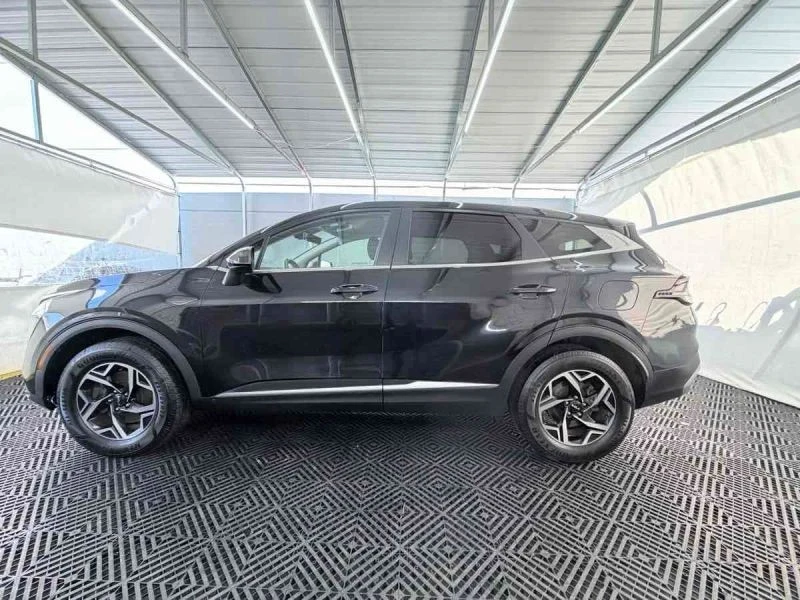 2023 Kia Sportage - Image 4 of 12
