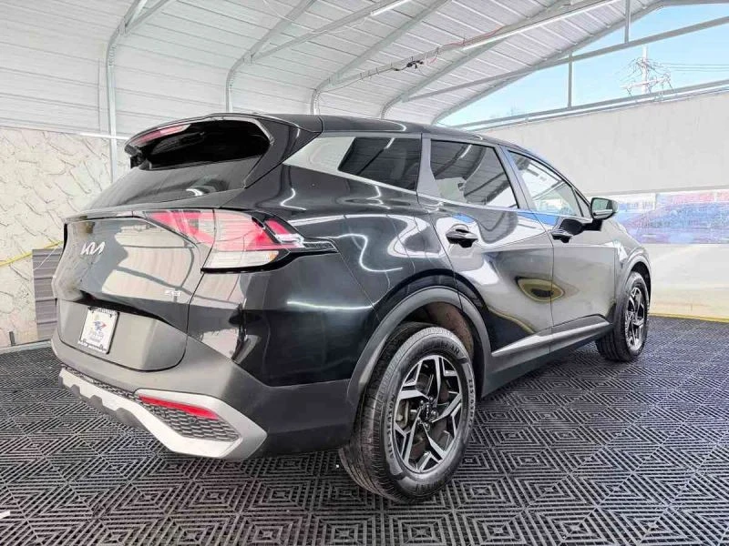 2023 Kia Sportage - Image 7 of 12