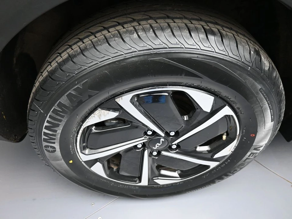 2023 Kia Sportage - Image 13 of 21