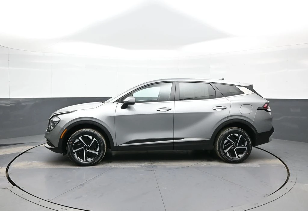 2023 Kia Sportage - Image 4 of 12