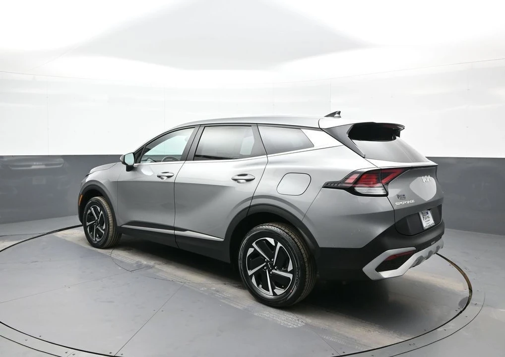2023 Kia Sportage - Image 2 of 12