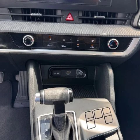 2023 Kia Sportage - Image 13 of 15