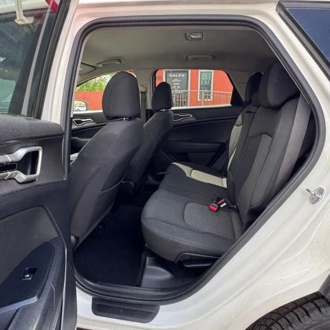 2023 Kia Sportage - Image 8 of 15