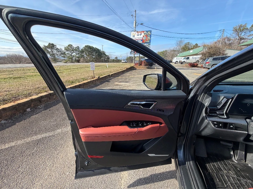 2023 Kia Sportage - Image 9 of 12