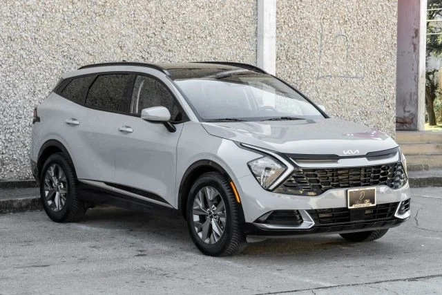 2023 Kia Sportage - Image 8 of 21