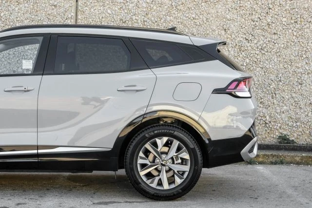 2023 Kia Sportage - Image 15 of 21