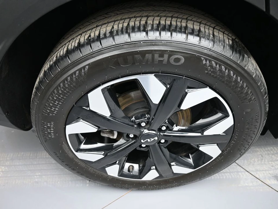 2023 Kia Sportage - Image 12 of 21