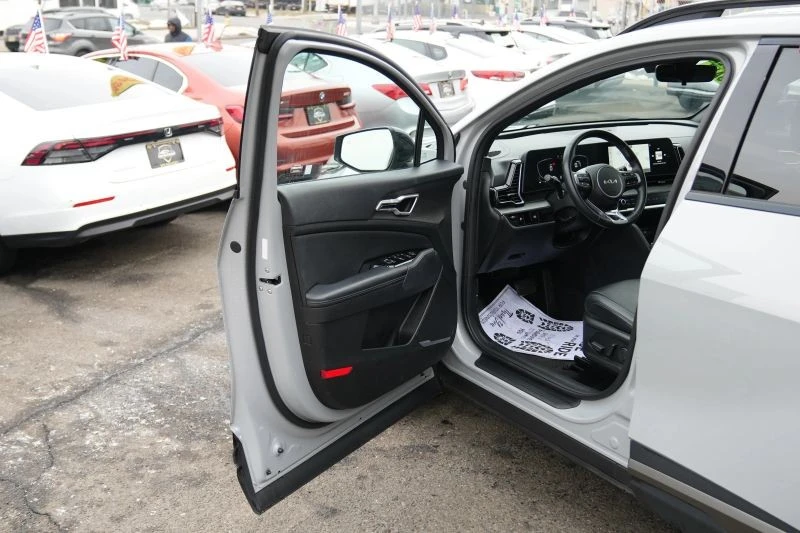 2023 Kia Sportage - Image 11 of 12