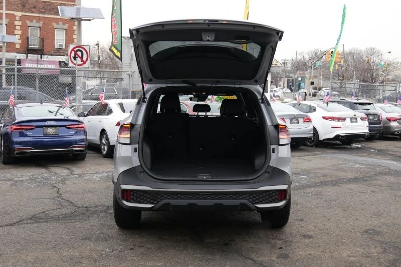 2023 Kia Sportage - Image 7 of 12
