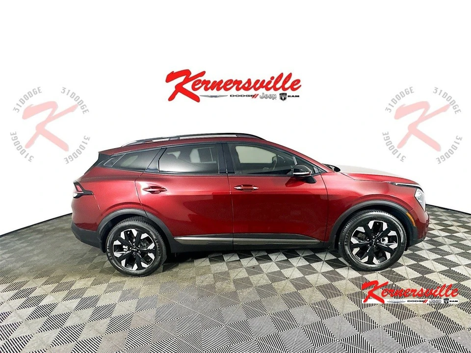 2023 Kia Sportage - Image 8 of 12