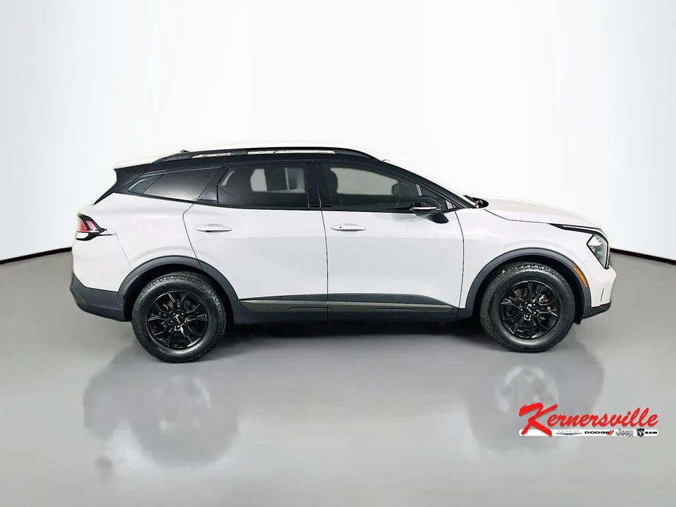 2023 Kia Sportage - Image 8 of 21
