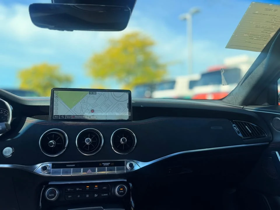 2023 Kia Stinger - Image 9 of 15