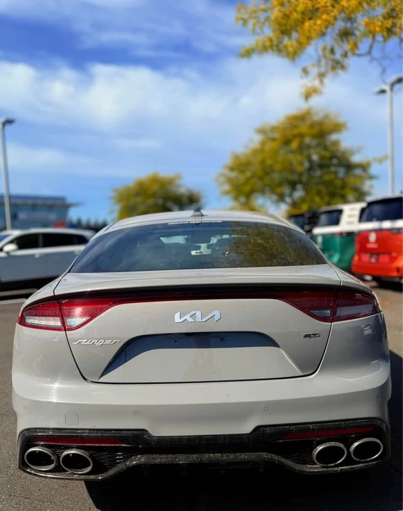 2023 Kia Stinger - Image 4 of 15