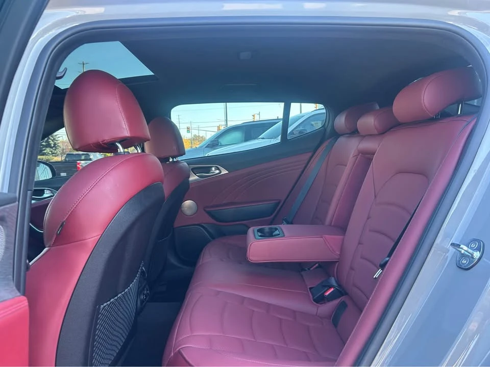 2023 Kia Stinger - Image 14 of 20