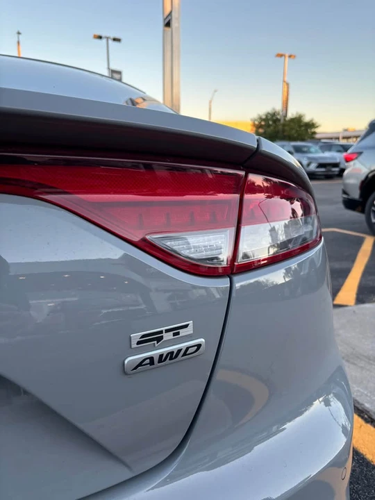 2023 Kia Stinger - Image 8 of 17