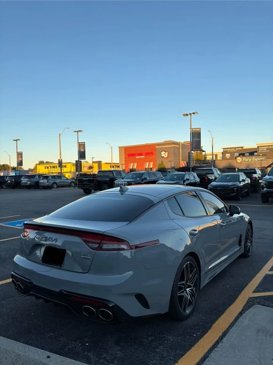 2023 Kia Stinger - Image 7 of 17