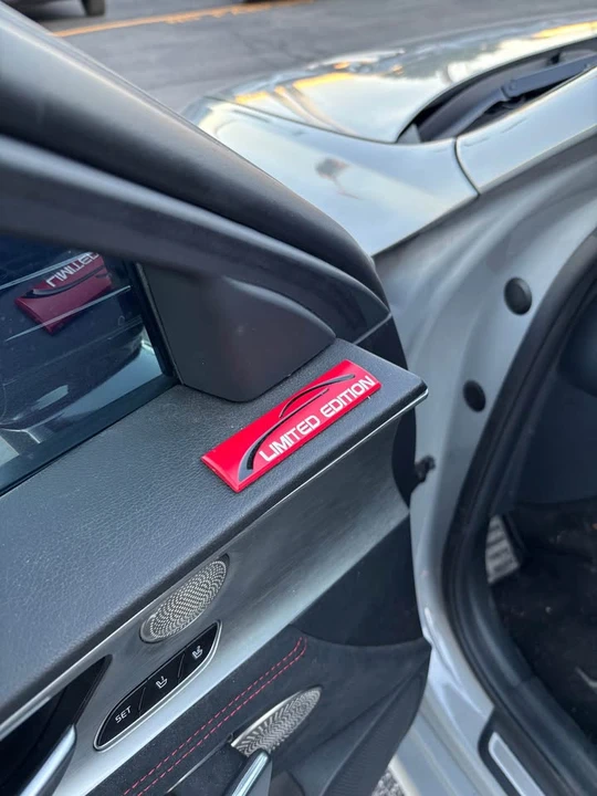 2023 Kia Stinger - Image 12 of 17