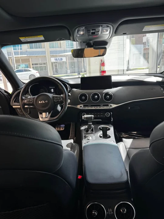 2023 Kia Stinger - Image 3 of 7