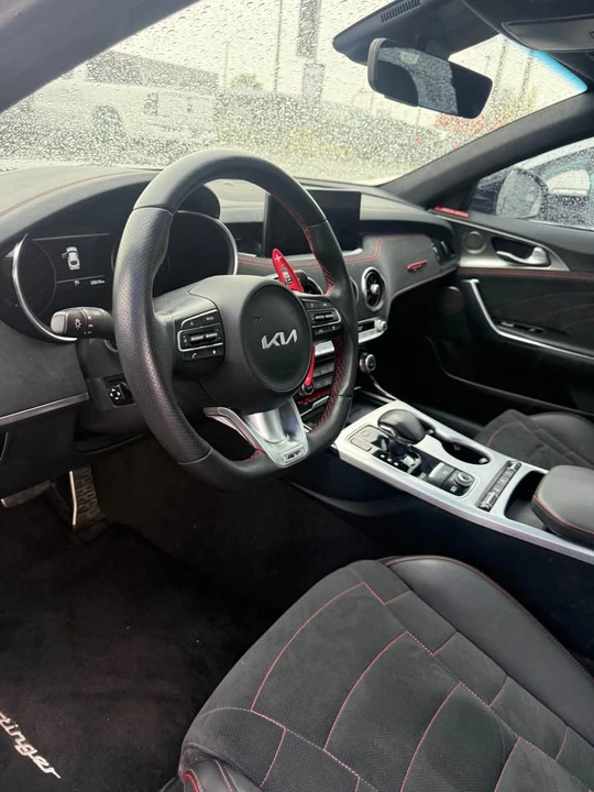 2023 Kia Stinger - Image 7 of 13