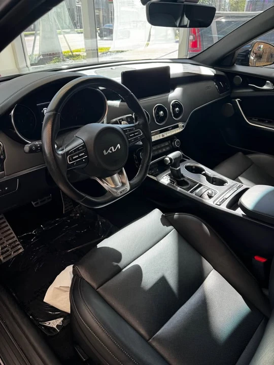 2023 Kia Stinger - Image 5 of 7