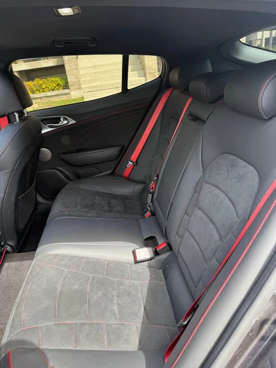 2023 Kia Stinger - Image 9 of 13