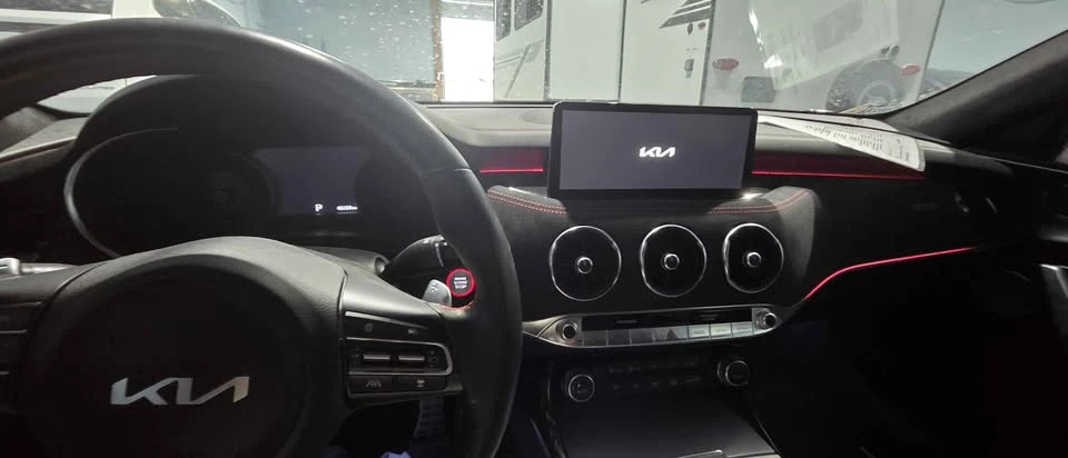 2023 Kia Stinger - Image 11 of 13