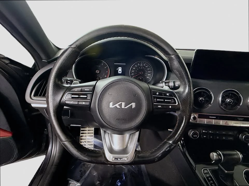 2023 Kia Stinger - Image 9 of 20