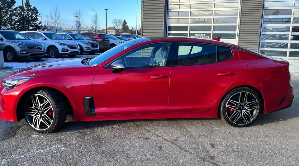 2023 Kia Stinger - Image 8 of 9