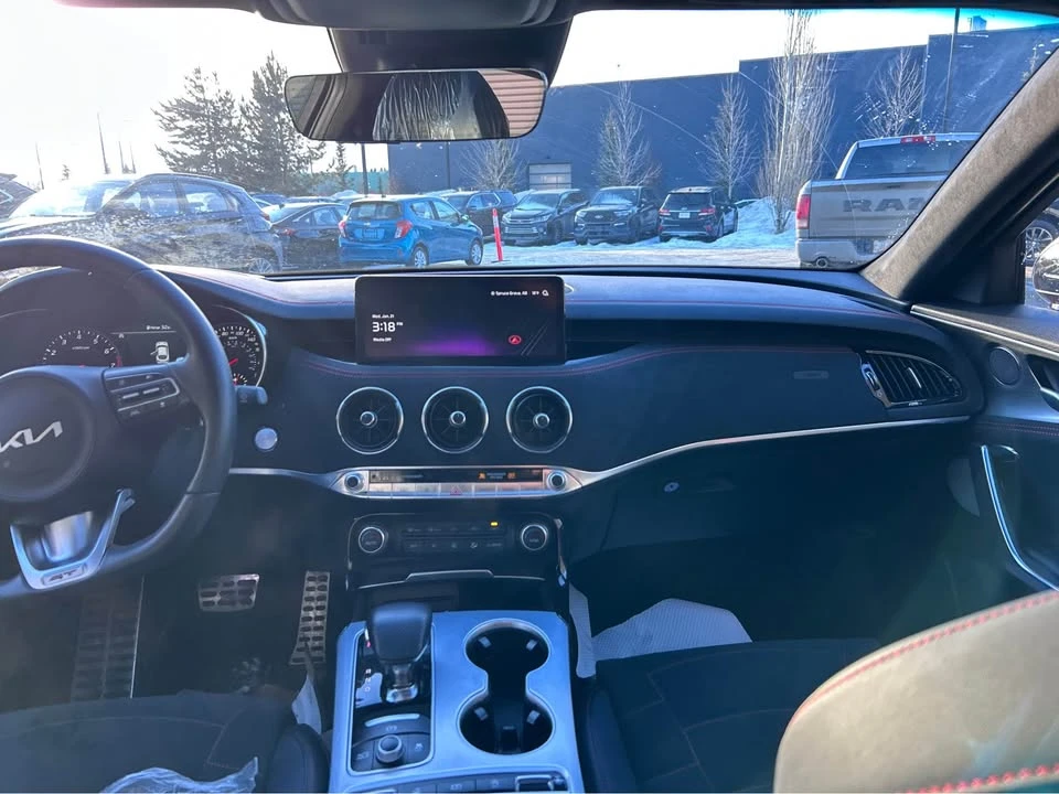 2023 Kia Stinger - Image 7 of 9