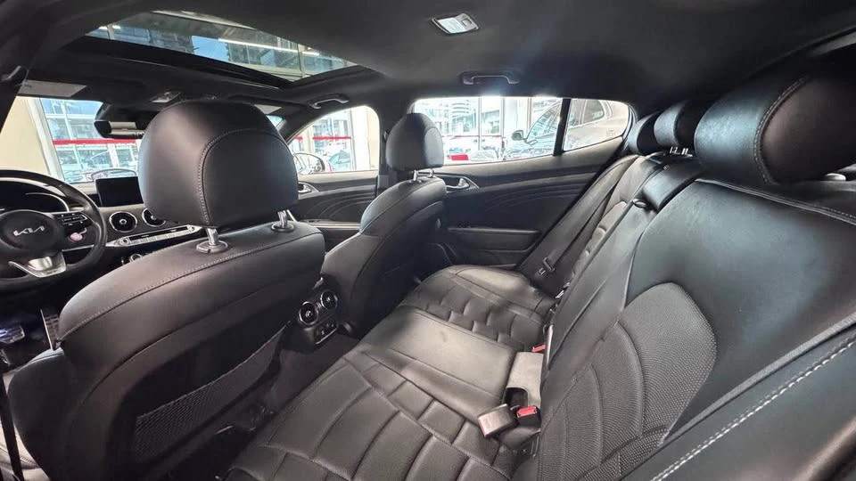 2023 Kia Stinger - Image 12 of 14