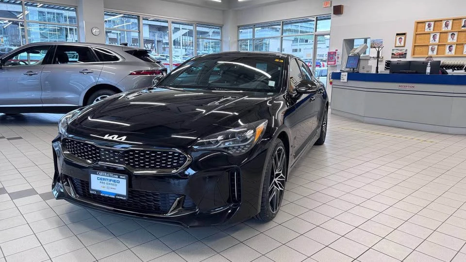 2023 Kia Stinger - Image 2 of 14