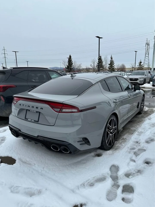 2023 Kia Stinger - Image 2 of 7