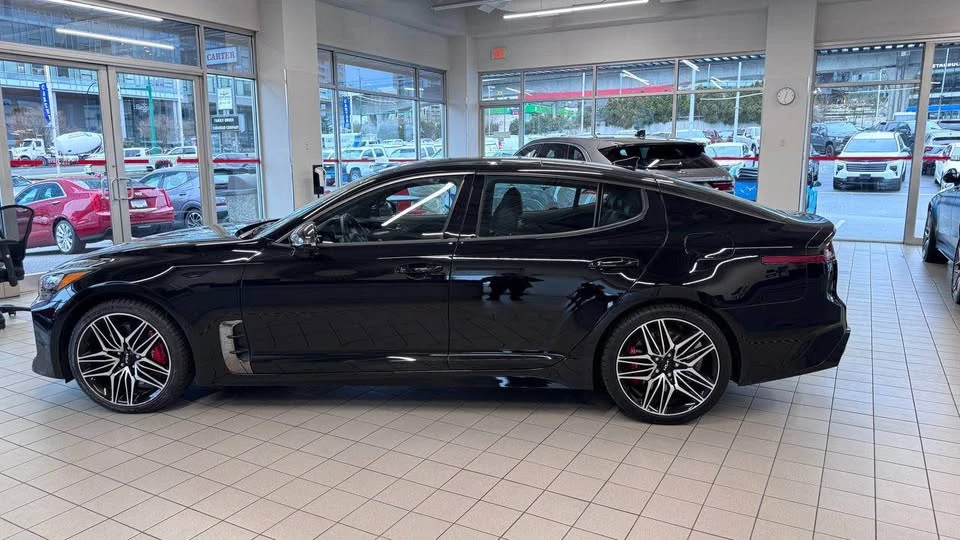 2023 Kia Stinger - Image 4 of 14