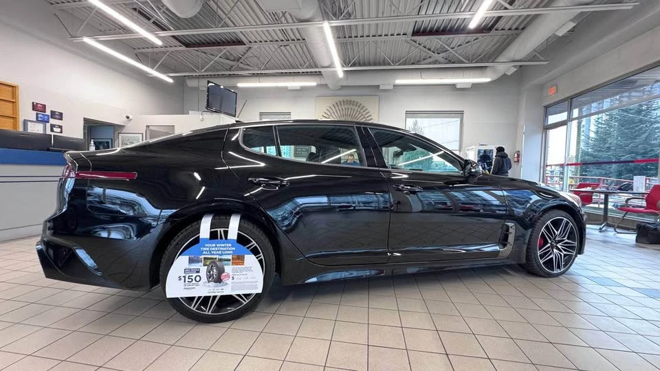 2023 Kia Stinger - Image 7 of 14