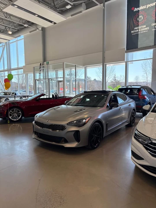 2023 Kia Stinger - Image 3 of 8