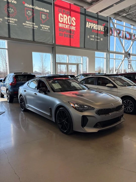 2023 Kia Stinger - Image 2 of 8