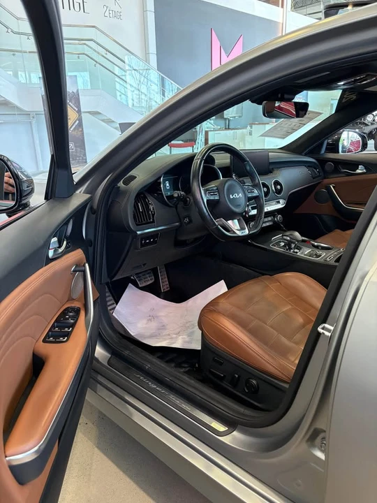 2023 Kia Stinger - Image 8 of 8