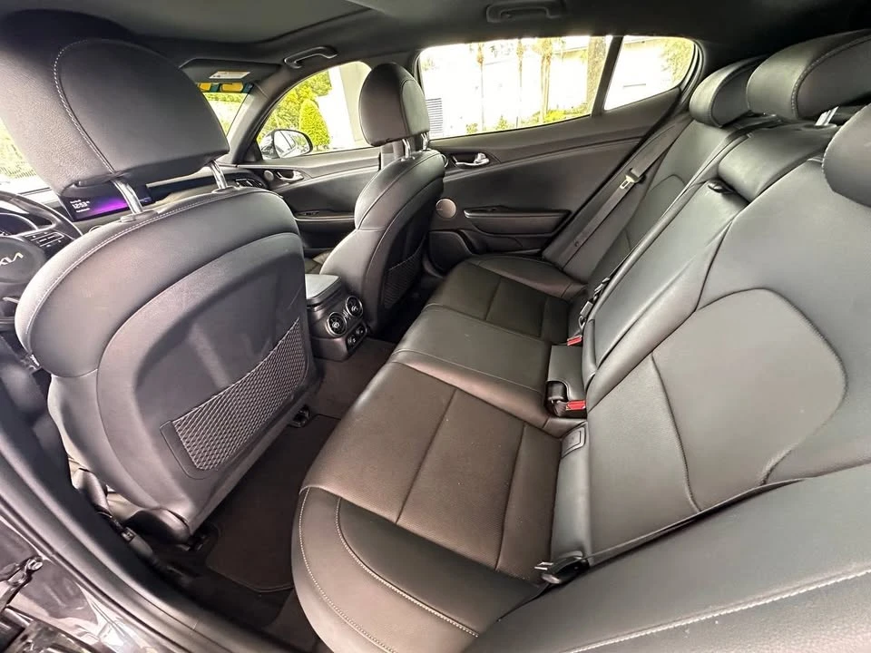 2023 Kia Stinger - Image 9 of 13