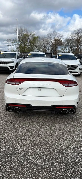 2023 Kia Stinger - Image 3 of 11