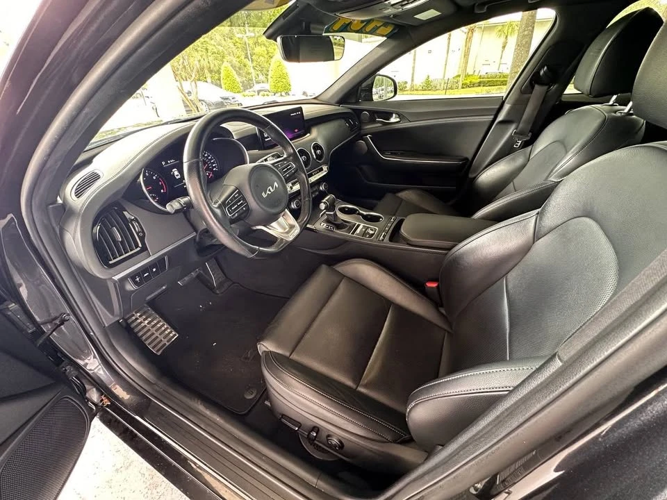 2023 Kia Stinger - Image 10 of 13