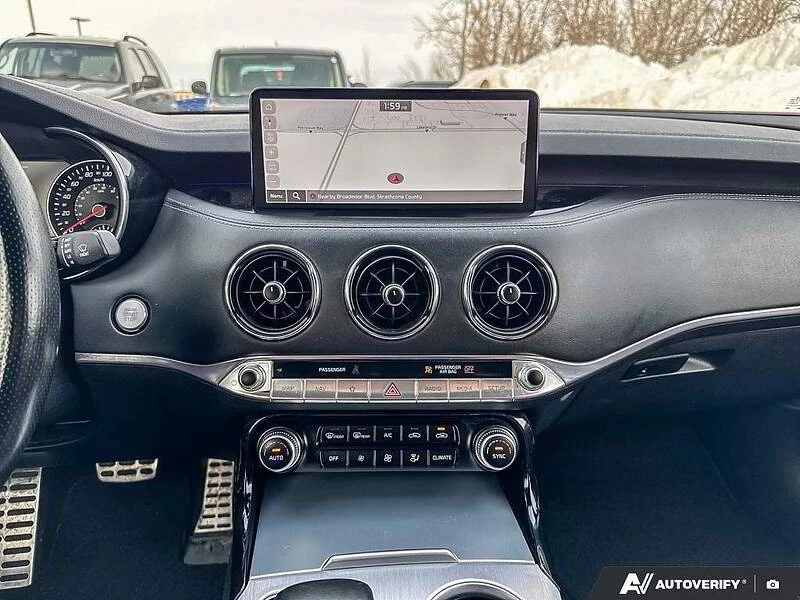 2023 Kia Stinger - Image 13 of 19
