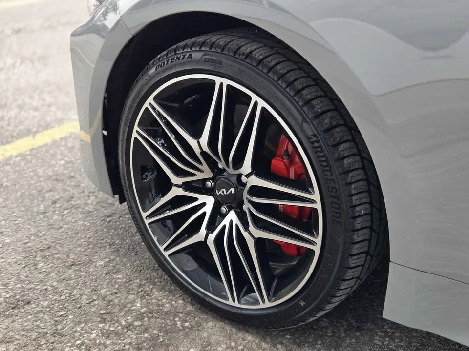 2023 Kia Stinger - Image 8 of 19