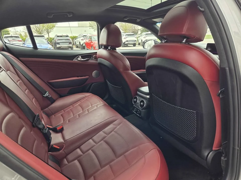 2023 Kia Stinger - Image 15 of 19
