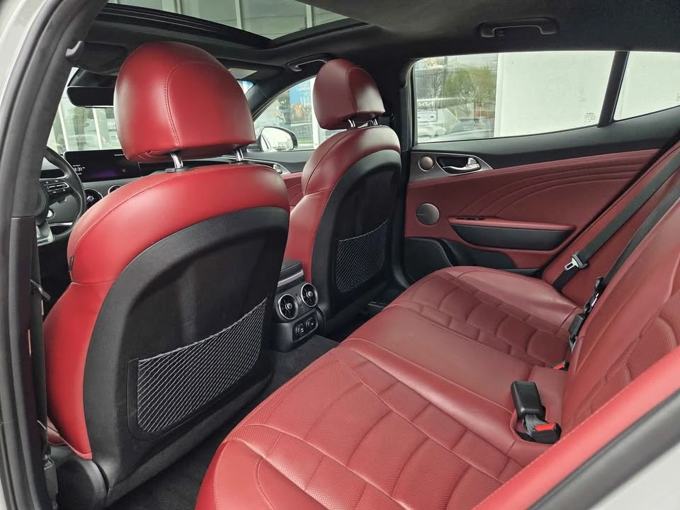 2023 Kia Stinger - Image 13 of 19
